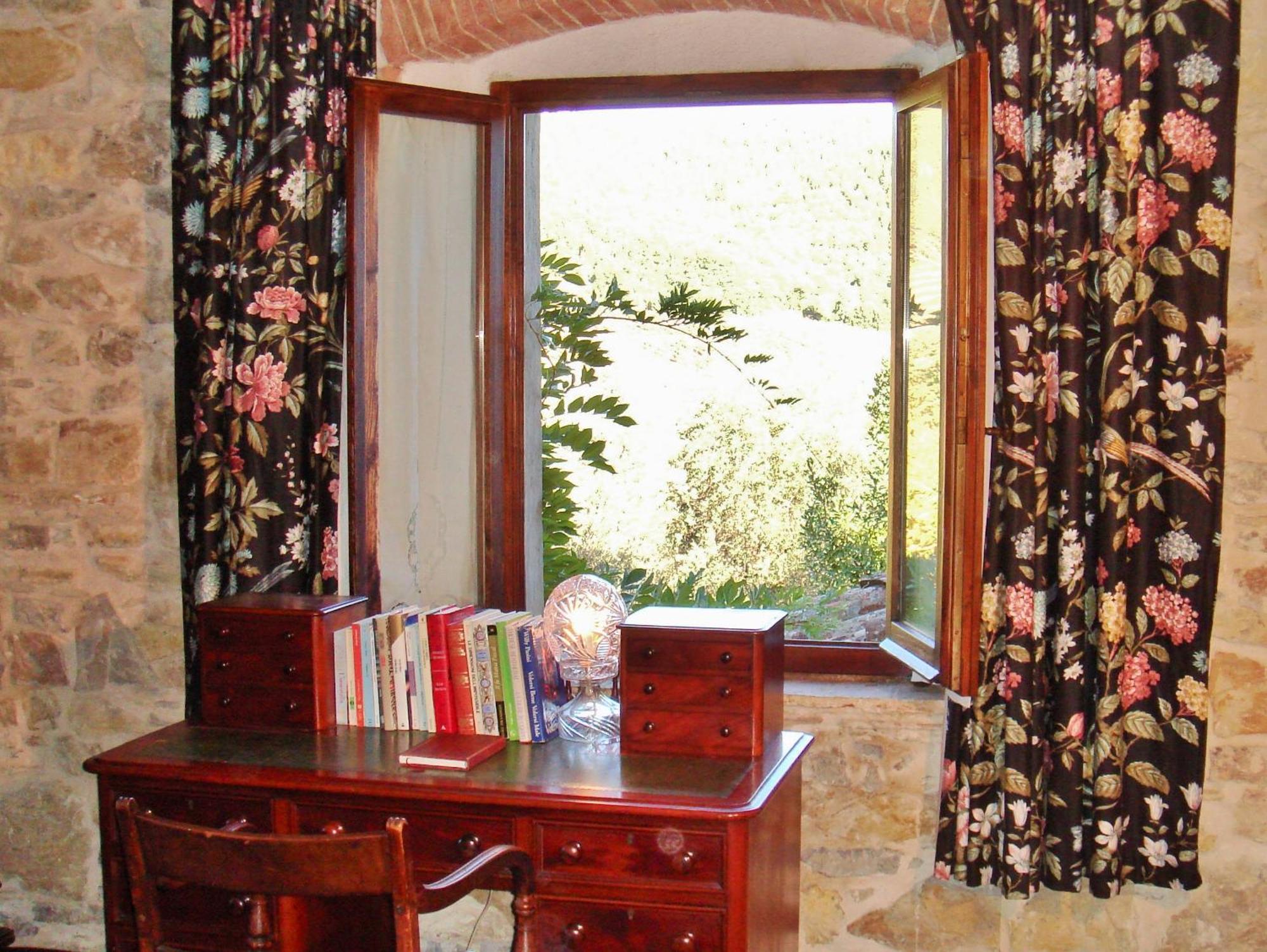 Podere Patrignone Guest House Castellina in Chianti Room photo