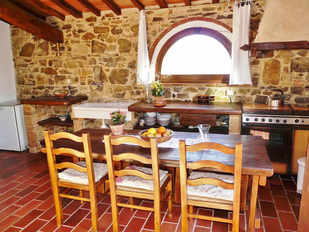 Podere Patrignone Guest House Castellina in Chianti Room photo